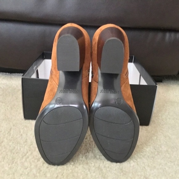 NINE WEST Neva2 Boots Block Heels Faux Suede Size Zipper Medium Brown 10M - Picture 5 of 6